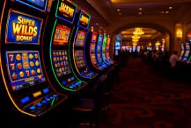 Dealer kartu live casino beku4d bertugas di meja baccarat